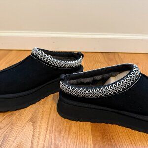 UGG Tazz II New - Women Size 9